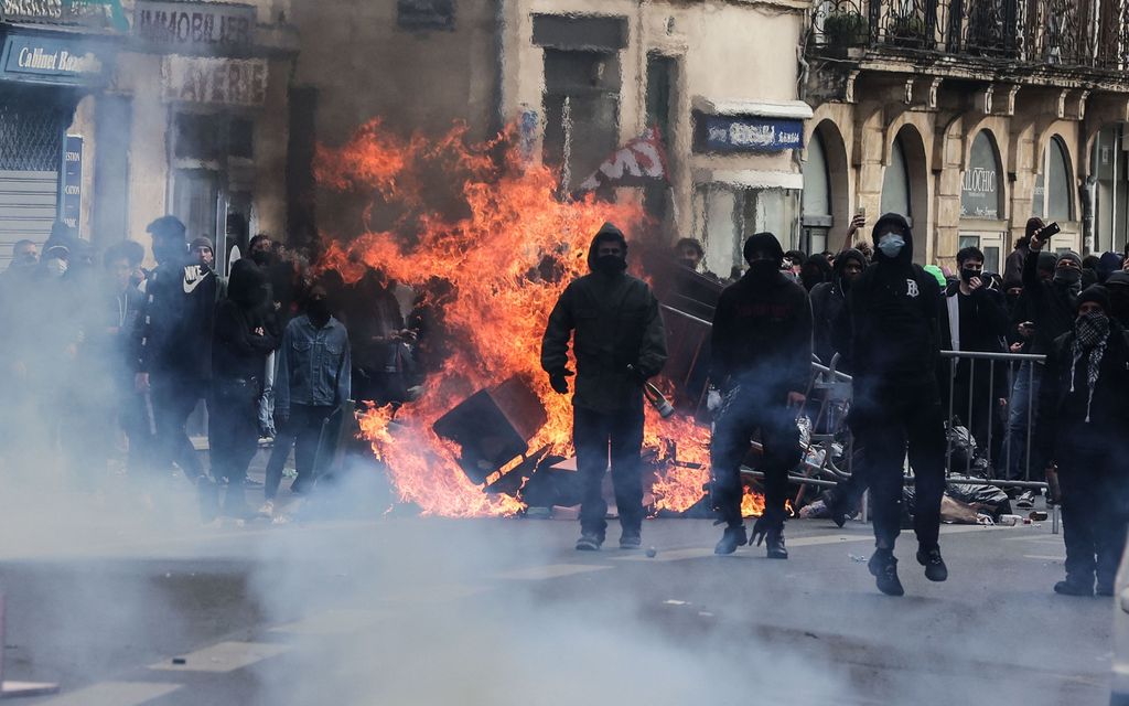 Video ja kuvat: Ranskassa käynnissä totaalinen helvetti – Pariisissa yli 900 tulipaloa