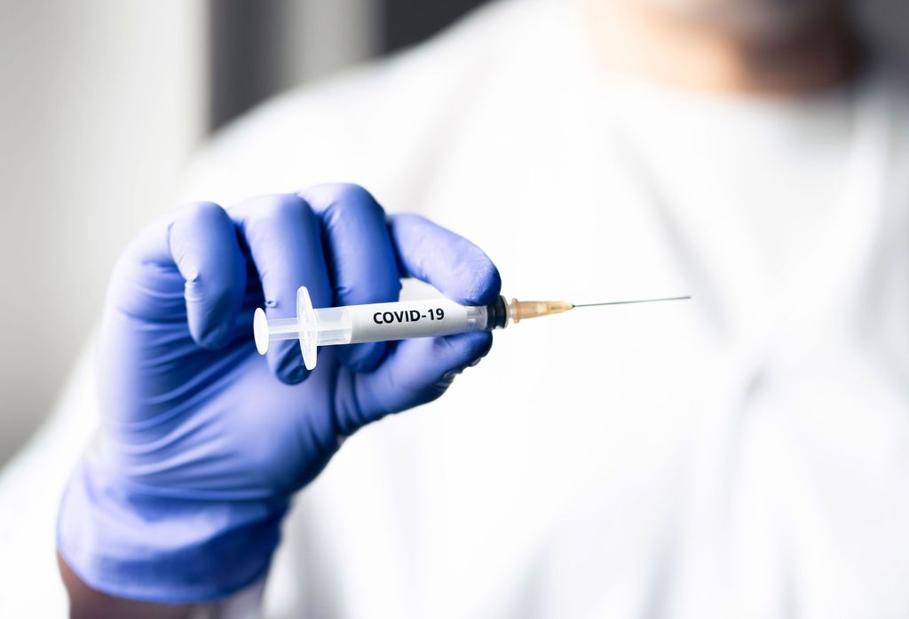 50 kysymystä ja vastausta koronarokotteesta: Milloin rokote on aikaisintaan saatavilla?  