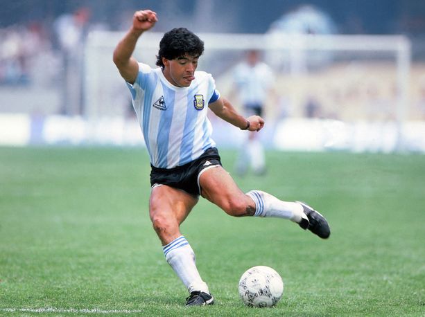 Diego Maradona vauhdissa vuoden 1986 MM-kisoissa.