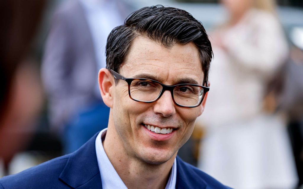 Autopomolle käsittämätön bonus: Saa 4 000 000 000 euroa, jos yltää tavoitteisiin