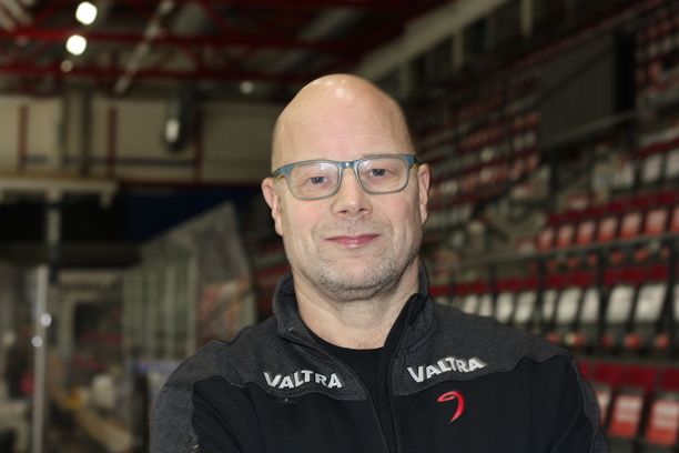 Risto Dufva on palannut valmentajaksi synnyinkaupunkiinsa Jyväskylään: ”Tämä on spesiaalipaikka mulle. Hallilla, seurassa ja kaupungissa on paljon tuttuja.”