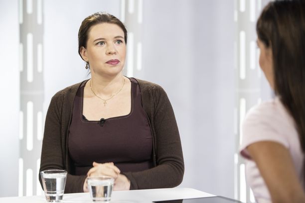 Kansanedustaja Anna Kontula (vas) on tehnyt seksityöstä uraauurtavan väitöskirjan.