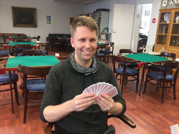 Vesa Fagerlund ei ole itse bridgen ammattilainen, mutta pelaa korttipöydissä ammattilaisia vastaan. Bridgeammattilainen ei ole Microsoftin perustaja Bill Gateskaan, mutta hänetkin Fagerlund on kohdannut pelipöydissä kahdesti ammattilaisturnauksissa - ja voittanut.