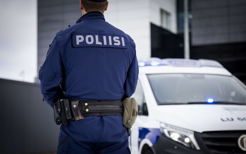SK: Omakotitalon pihalta löytyi tykin kranaatti