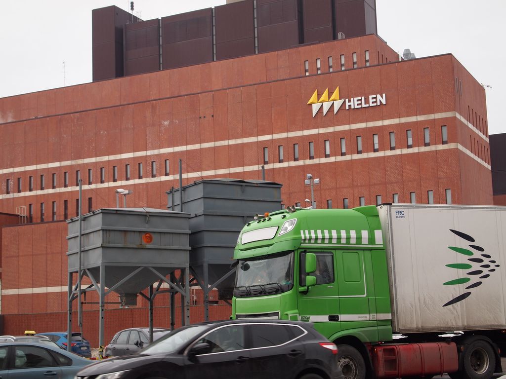 Lähes kaikkien sähköt palanneet Itä-Helsingissä – pahimmillaan lähes 20 000 taloutta ilman sähköä