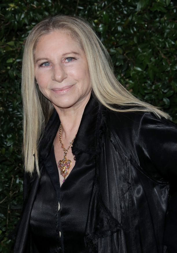 Barbra Streisand on pyytänyt anteeksi kommenttejaan.