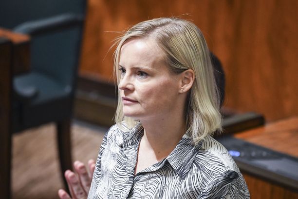 Perussuomalaisten puheenjohtaja Riikka Purra esitti epäluottamusta hallitukselle. Kuva vuodelta 2019.