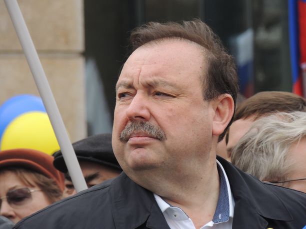 Gennadi Gudkov kuvattuna rauhanmarssilla Moskovassa vuonna 2014.