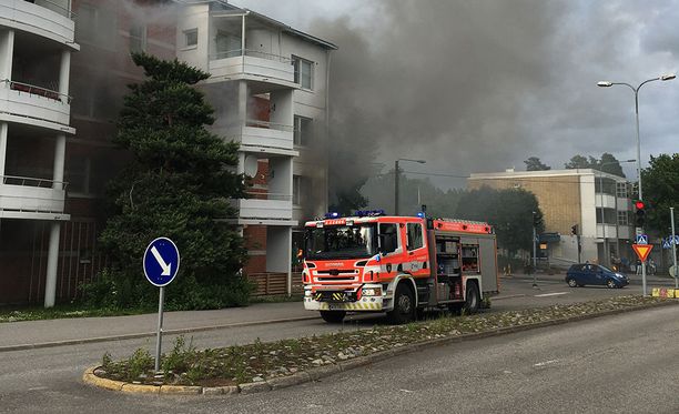 Espoon Leppävaarassa sijaitseva pizzeria tuhoutui juhannuksena 2017 räjähdysmäisessä palossa.