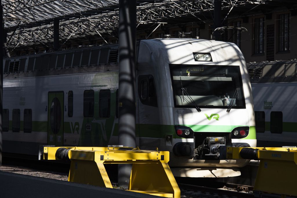 Sensuroimaton japanilainen juna suku puoli