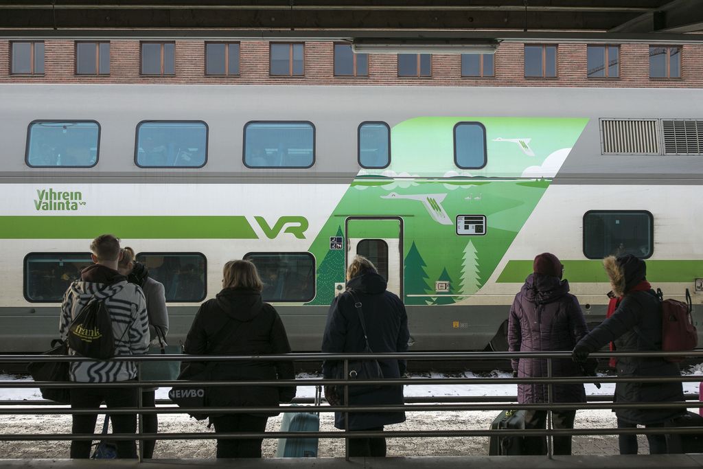 Helsingin ja Keravan välisessä junaliikenteessä häiriöitä - VR: Alueella tapahtunut henkilövahinko
