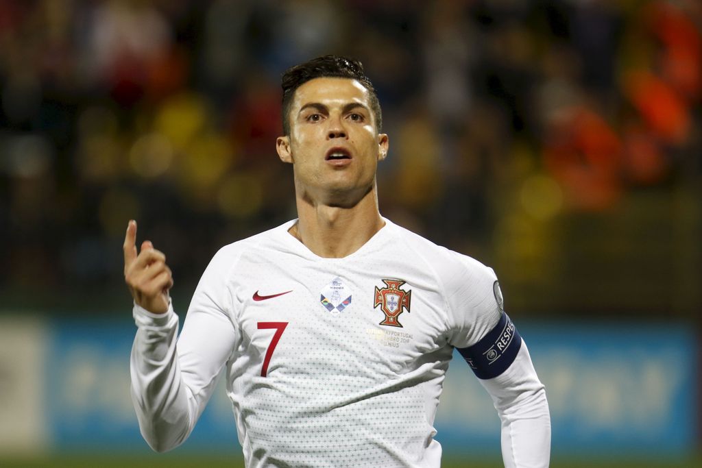 Kosovo horjutti mahtavaa Englantia - Cristiano Ronaldo mätti peräti neljä vieraskentällä