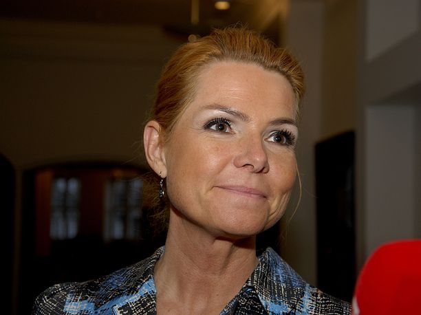 Tanskan entinen maahanmuuttoministeri professori Inger Støjberg vakuuttaa syyttömyyttään.
