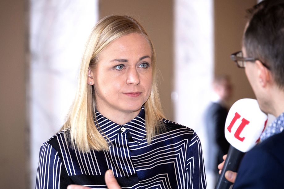 Ministeri Elina Valtosen Vanha Teksti Nousi Esiin – ”Pidän Sen ...