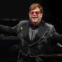 Elton Johnin Helsingin konsertit peruuntuvat