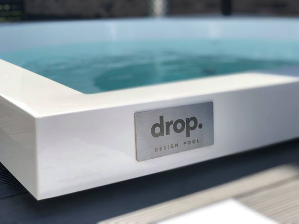 Drop Design Pool kuumensi veden polttavaksi