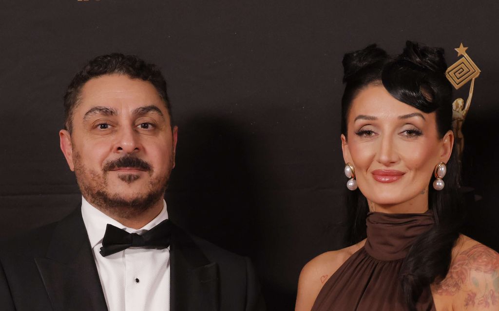 Arman Alizadin Senay-puoliso jakoi hääkuvia – Hellyyttävä pusukuva