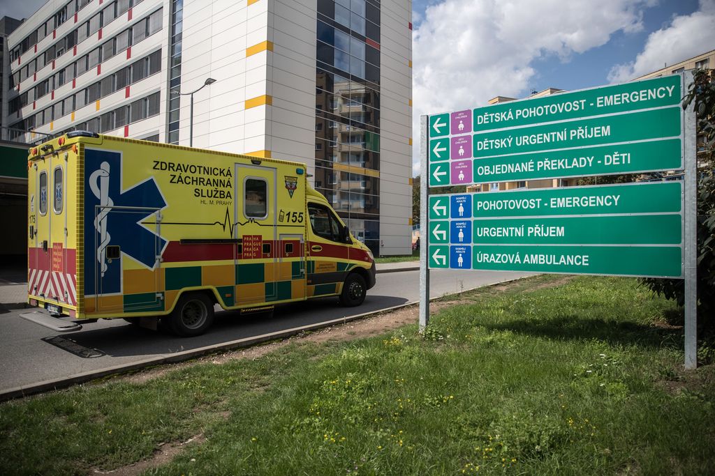 Ihmepelastuminen Prahassa: poika putosi 19. kerroksesta ja selvisi hengissä