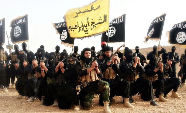 Isis-taistelijoita poseeraamassa järjestön PR-kuvassa Irakissa syksyllä 2014.