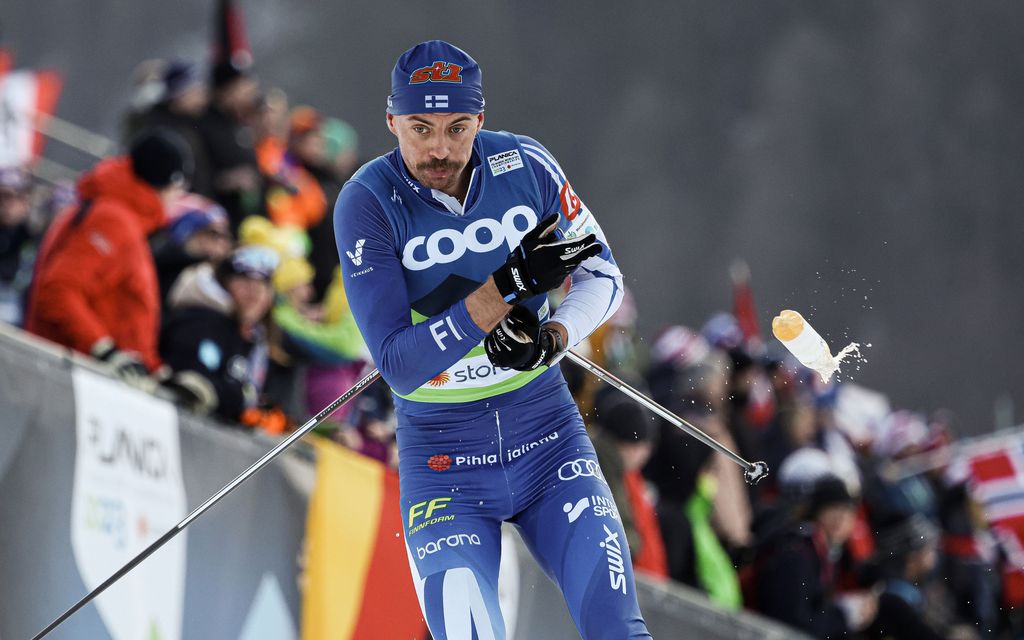 MM-hiihtäjä Perttu Hyvärisen temppu tv-haastattelussa yllätti – Hiihtoliitto uhkaa tuntuvalla rangais­tuksella