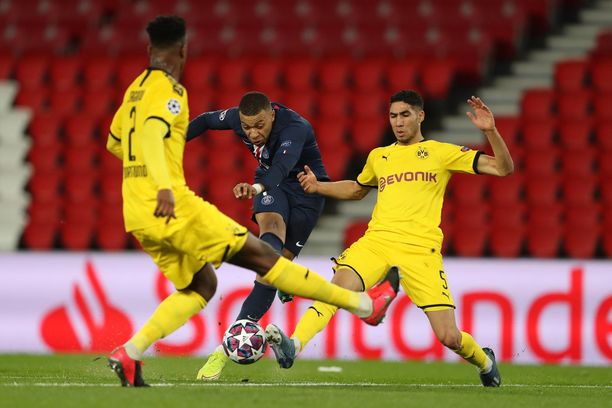 Paris Saint-Germain ja Borussia Dortmund pelasivat maaliskuussa tyhjille katsomoille.