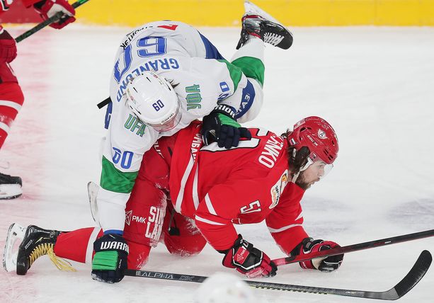 Koronavirus kellistää tehokkaasti pelaajia KHL:ssä. Esimerkiksi Salavat Julajev Ufan Markus Granlund on yksi KHL:ssä tartunnan saaneesta 507 ihmisestä.