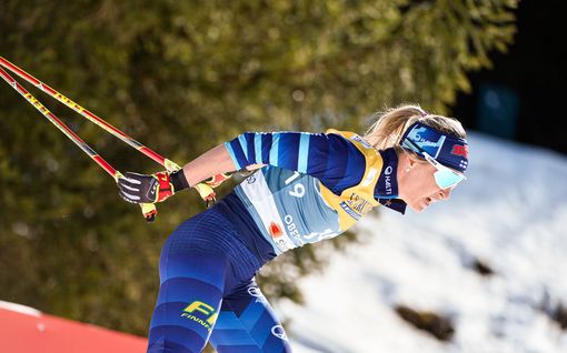Roposten hiihtoperhe kilpailee ympäri maailmaa – valmentaja­puoliso suitsuttaa Riitta-Liisan temppua: ”Nousee kolmen parhaan joukkoon”