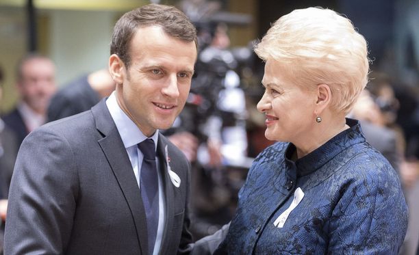 Financial Timesin mukaan muun muassa Ranska ja Liettua olisivat harkitsemassa venäläisdiplomaattien karkottamista. Kuvassa Ranskan presidentti Emmanuel Macron ja Liettuan presidentti Dalia Grybauskaite Brysselissä torstaina 22. maaliskuuta 2018.