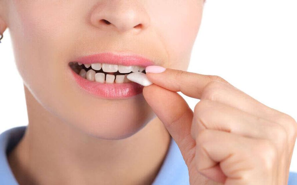 Hammaslääkäri arvioi ihmeaineelta kuulostavan hammastahnan – Jos käytät, huomioi tämä