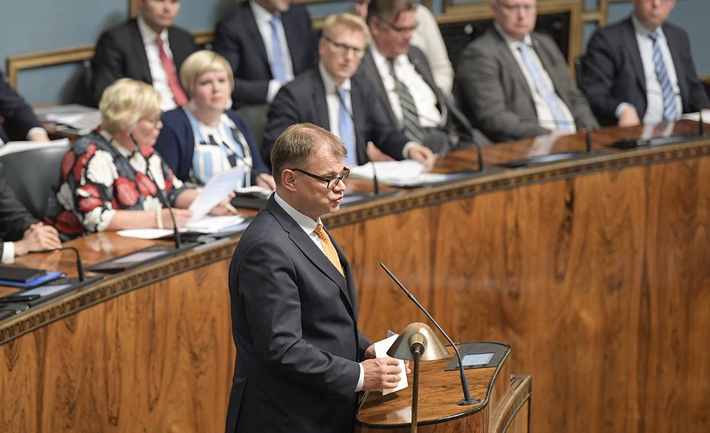 Laskua vuodesta 2015: Enää neljännes suomalaisista pitää hallitusta pätevänä