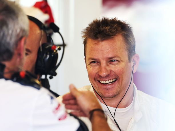 Kimi Räikkönen solmi Alfa Romeo Racingiksi muuttuneen tallin kanssa kauden 2020 loppuun saakka ulottuvan sopimuksen.