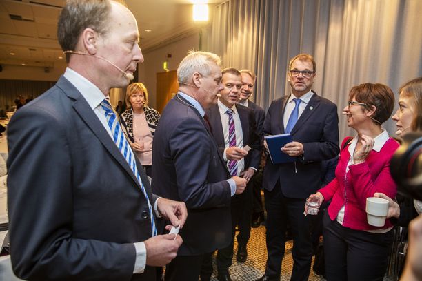 Perussuomalaiset on Jussi Halla-ahon johdolla omilla linjoillaan myös työperäisen maahanmuuton suhteen. Kuva marraskuulta 2018 SAK:n puheenjohtajille järjestämästä tentistä.