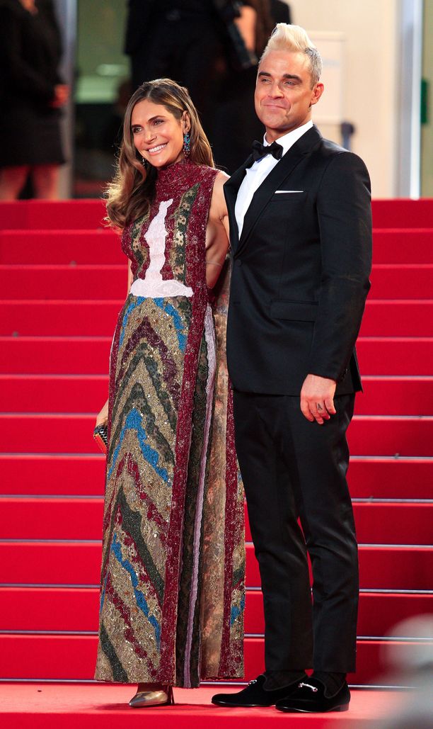 Robbie Williams ja näyttelijävaimo Ayda Field Cannesin elokuvajuhlilla vuonna 2015. 