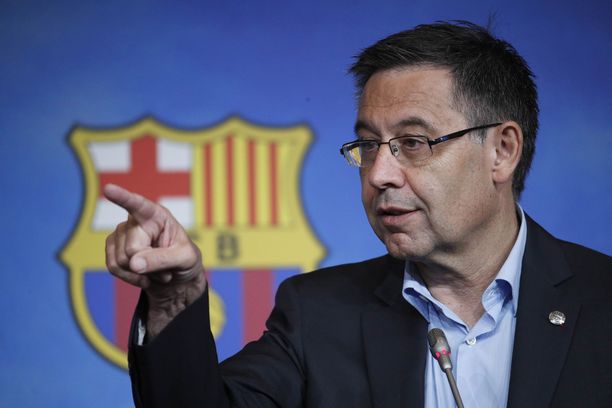 Josep Maria Bartomeu on hakenut siirtomarkkinoilla pikavoittoja ja ajanut FC Barcelonan edustusjoukkueen vaikeaan tilanteeseen.