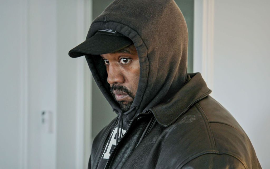 Kanye Westin möläytykset George Floydin kuolemasta suututtavat – 250 miljoonan dollarin korvaus­vaatimus 8-vuotiaalta