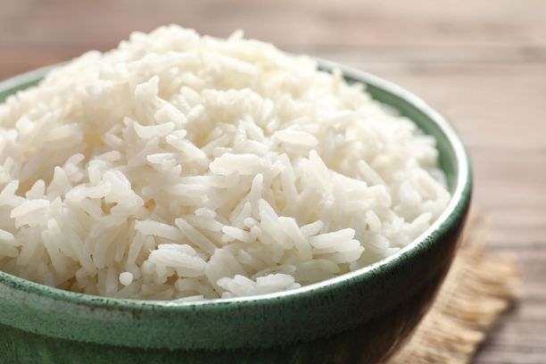 Jos peset riisin ennen keittämistä, saat paremman makuisen lopputuloksen. 
