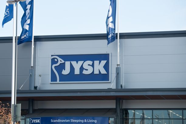 Jyskillä on myymälöitä ympäri Suomea. Kuvassa Vaasan myymälän julkisivua. 