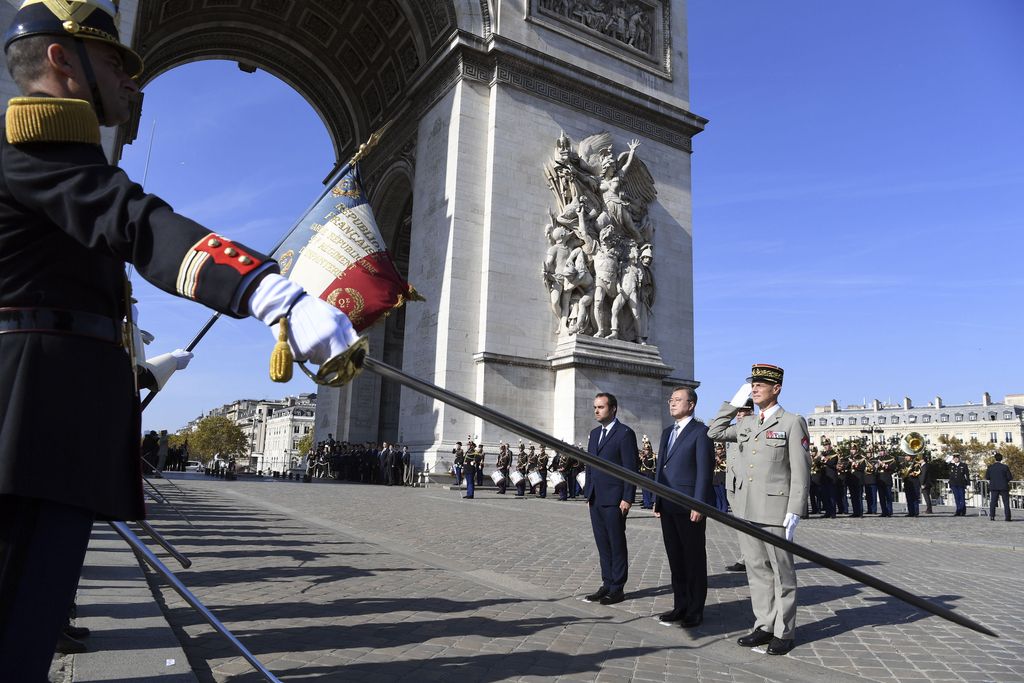 IL paikalla: Sotaa käyvät valtiojohtajat kunnioittavat rauhaa Pariisissa 