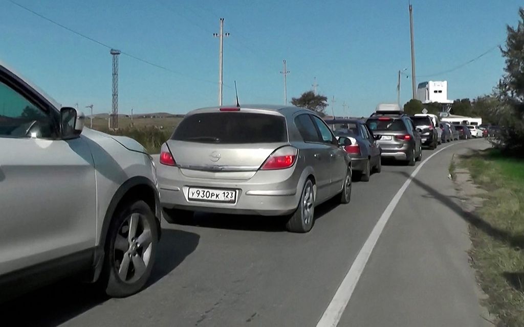 Yli tuhat autoa jonottaa pois Krimiltä: ”Ei paniikkia”