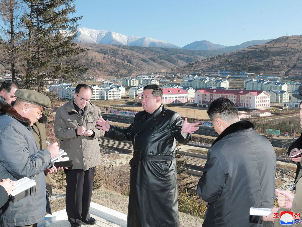 Kim Jong-un palasi julkisuuteen esittelemään kauas kaikesta rakennetun ”sosialistiutopian”