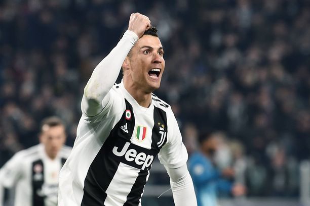 Cristiano Ronaldo lunasti siirtosummansa nostamalla Juventus kahdeksan parhaan joukkoon.   