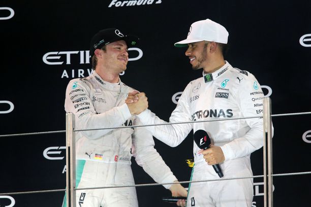 Rosberg ja Hamilton kävivät tiukkoja ja tasaväkisiä MM-kamppailuita.
