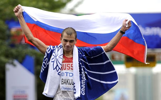 Sergei Bakulin käveli MM-kultaan Daegun MM-kisoissa vuonna 2011. Dopingkäryn myötä mitali vietiin häneltä.