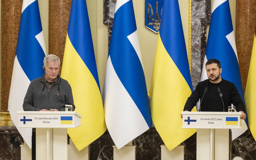 Niinistö tapasi suomalaisia toimittajia Kiovassa – näin hän vastasi kysymyksiin