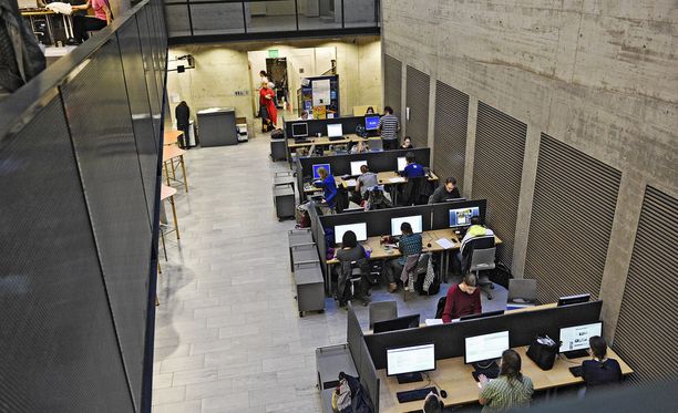 Yliopisto-opiskelijoista valtaosa on nykypäivänä naisia. Kuvassa Helsingin yliopiston oppimiskeskus Aleksandria.