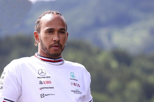 Lewis Hamilton tienaa F1-kuskeista eniten nyt ja jatkossakin.