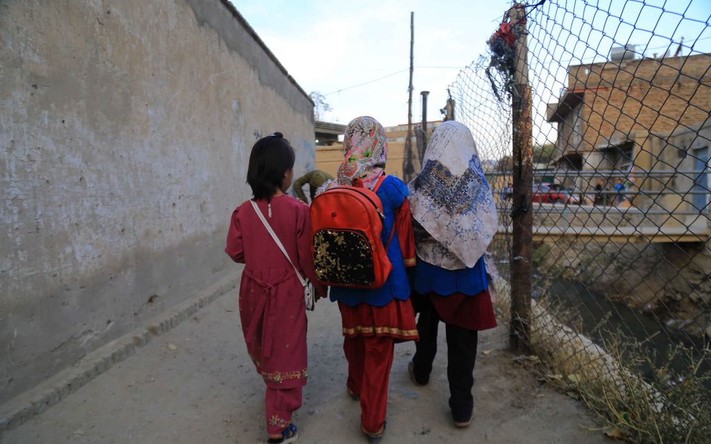 Afganistan karmeassa ahdingossa – perheet myyvät lapsiaan saadakseen ruokaa