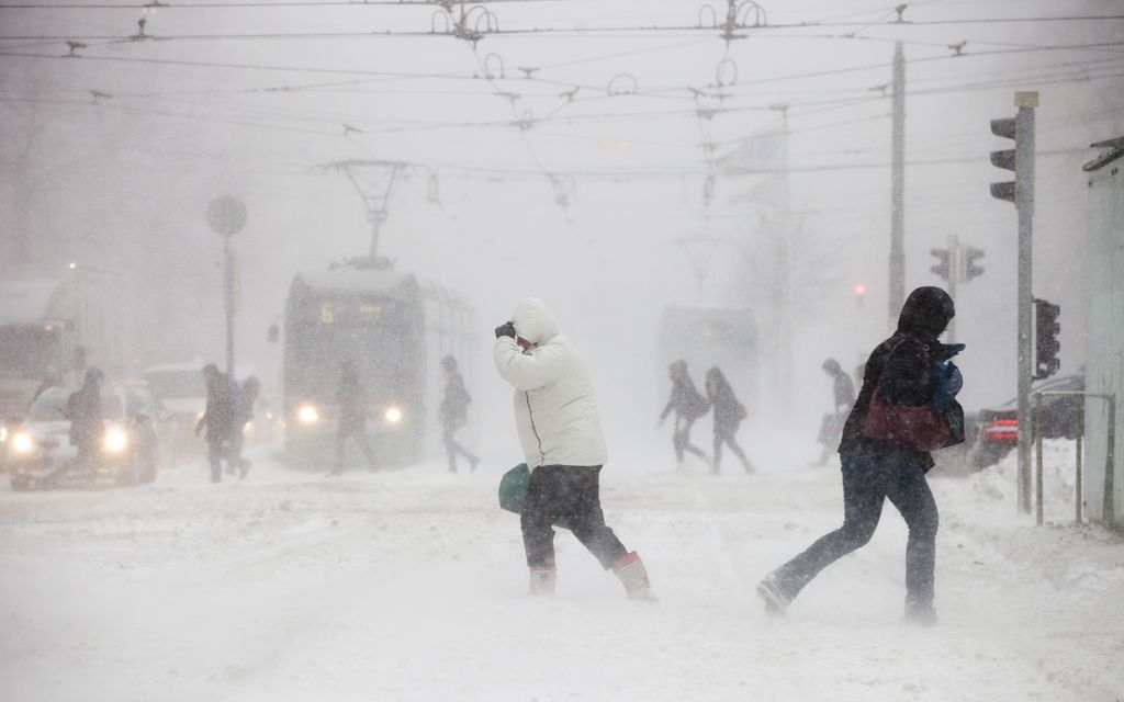 Sitkeä lumipyry valtaa Etelä-Suomen