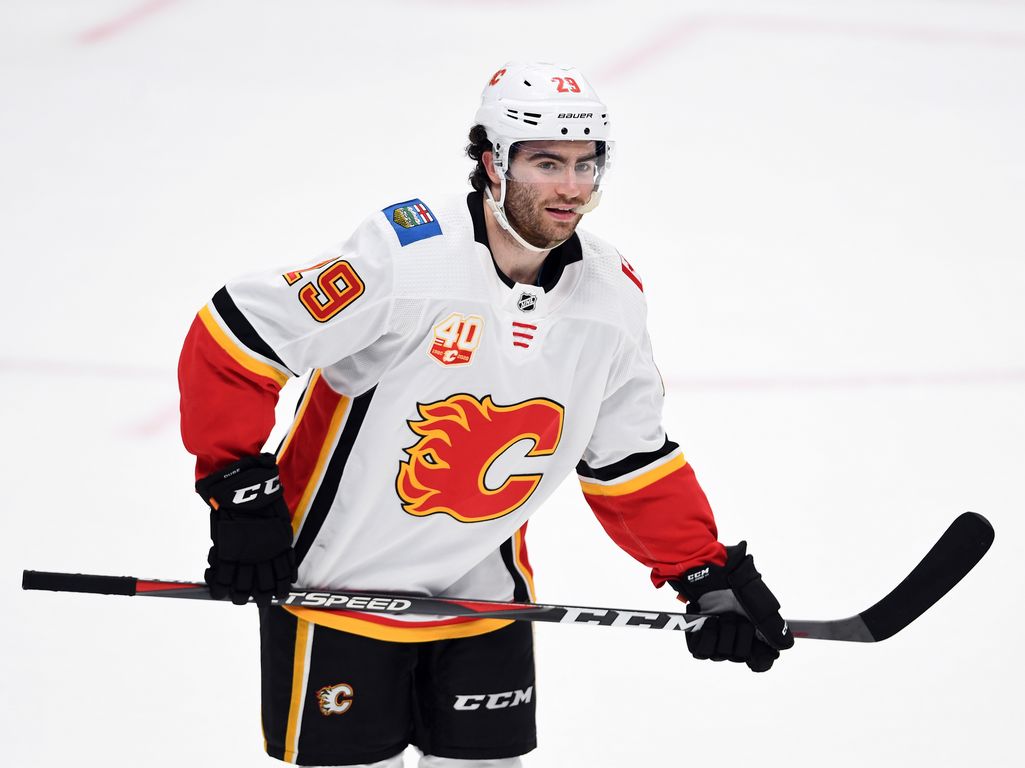 Winnipeg Jets laulukuoroon Calgary Flamesin käsittelyssä – joukkue täysin aseeton ilman Patrik Lainetta