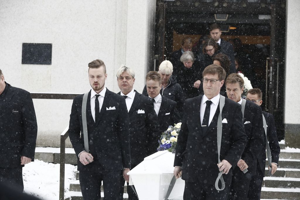 Matti Nykänen sai koskettavat hautajaiset – näin surullinen päivä eteni